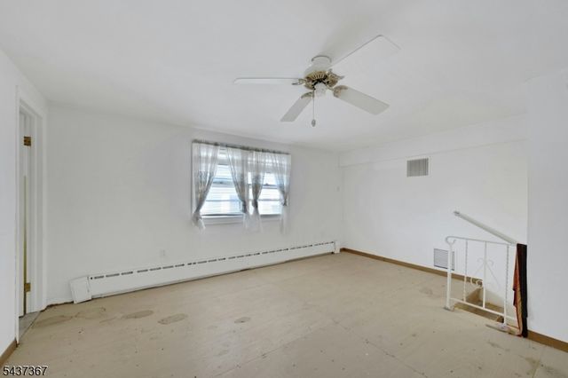 316 Sanford Ave, Lyndhurst Twp., NJ 07071