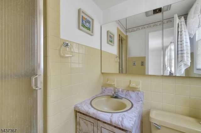 316 Sanford Ave, Lyndhurst Twp., NJ 07071