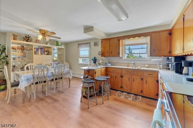 316 Sanford Ave, Lyndhurst Twp., NJ 07071