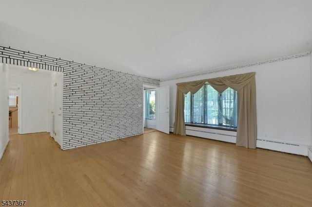 316 Sanford Ave, Lyndhurst Twp., NJ 07071