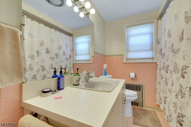 316 Sanford Ave, Lyndhurst Twp., NJ 07071