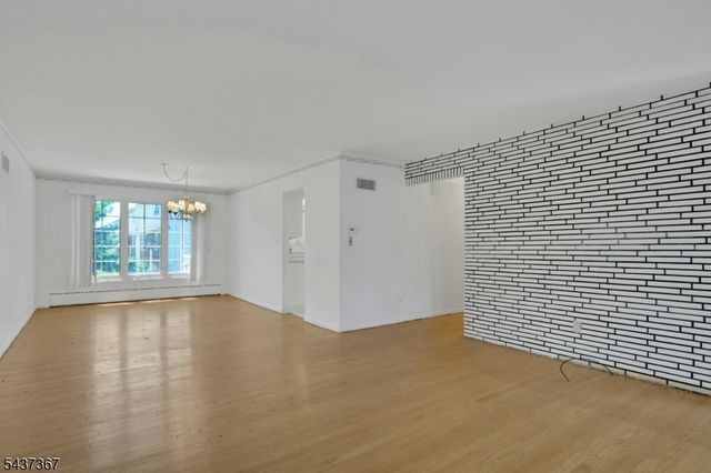 316 Sanford Ave, Lyndhurst Twp., NJ 07071