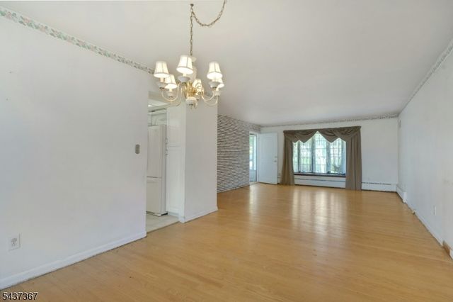 316 Sanford Ave, Lyndhurst Twp., NJ 07071