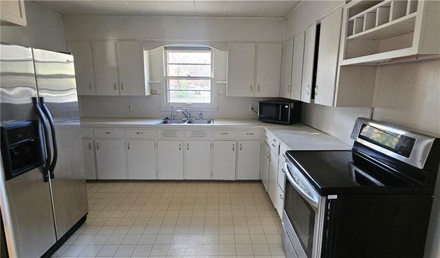 1300 S Olive Street, Pittsburg, KS 66762