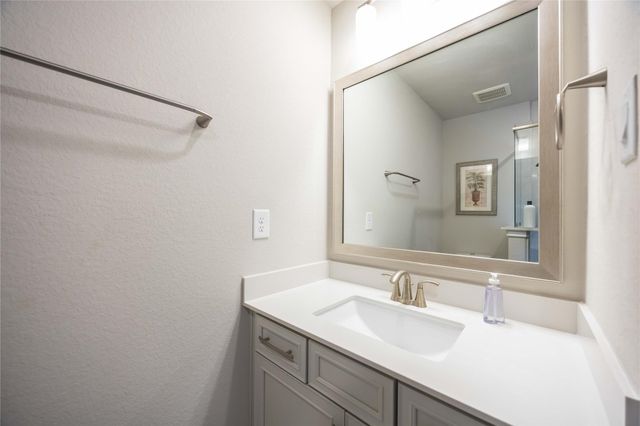 503 Highland Thicket Drive, Montgomery, TX 77316