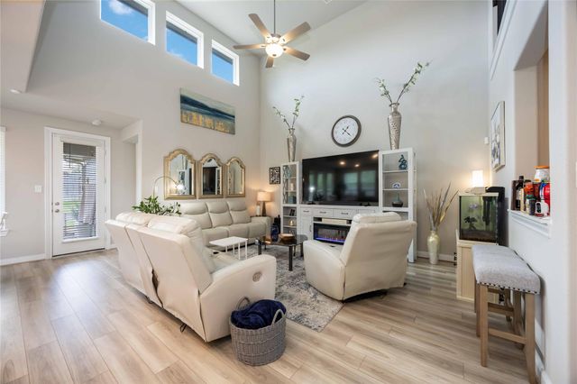 503 Highland Thicket Drive, Montgomery, TX 77316