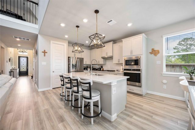 503 Highland Thicket Drive, Montgomery, TX 77316