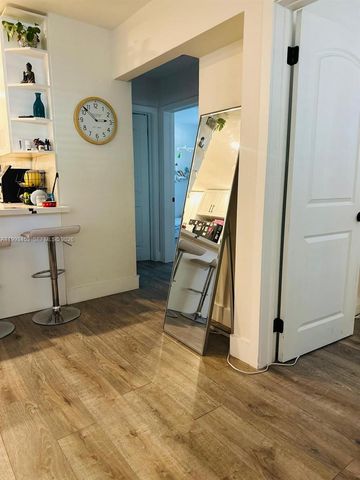 1002 NE 119th St F, Biscayne Park, FL 33161