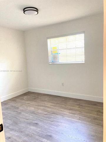 1002 NE 119th St F, Biscayne Park, FL 33161