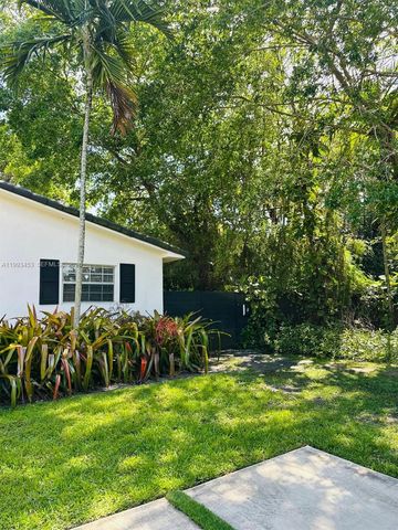 1002 NE 119th St F, Biscayne Park, FL 33161