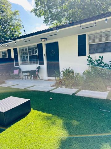 1002 NE 119th St F, Biscayne Park, FL 33161