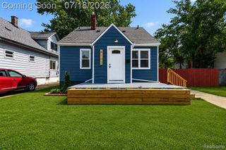 8132 Cadillac Avenue, Warren, MI 48089
