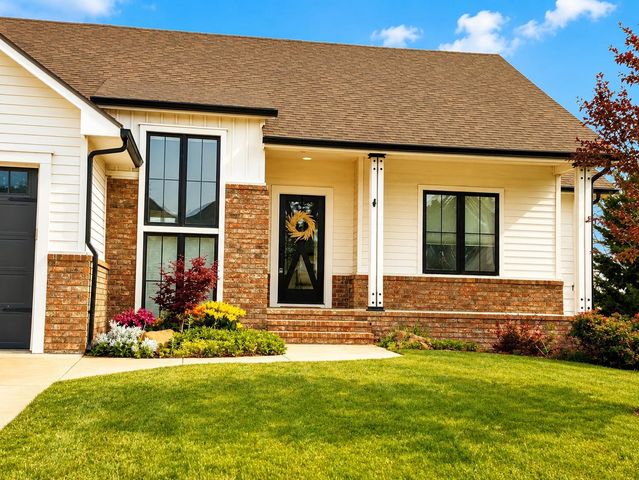 1502 N Shadow Rock Dr, Andover, KS 67002