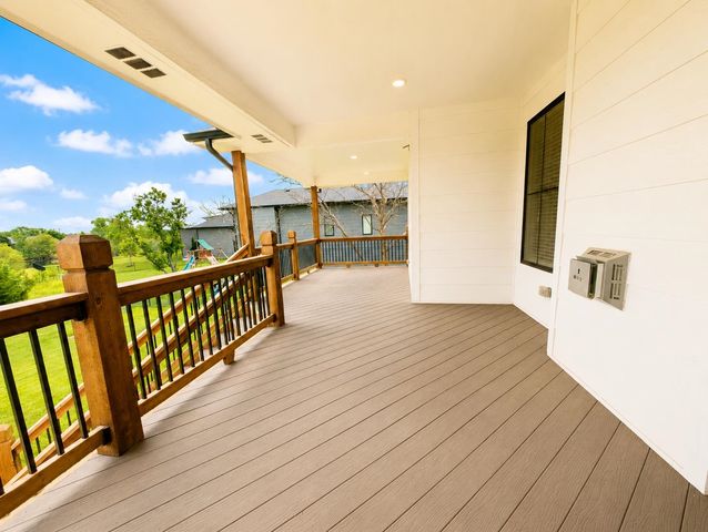 1502 N Shadow Rock Dr, Andover, KS 67002