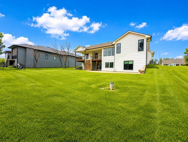 1502 N Shadow Rock Dr, Andover, KS 67002