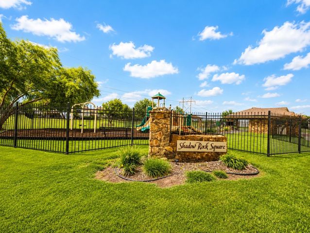 1502 N Shadow Rock Dr, Andover, KS 67002