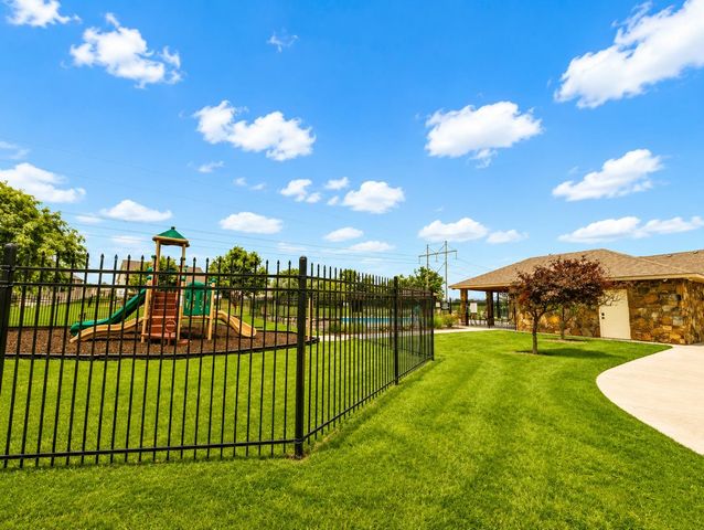 1502 N Shadow Rock Dr, Andover, KS 67002