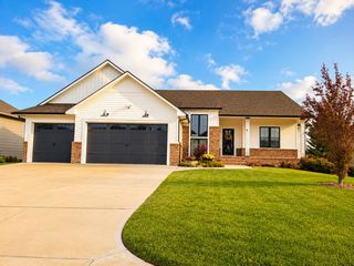 1502 N Shadow Rock Dr, Andover, KS 67002