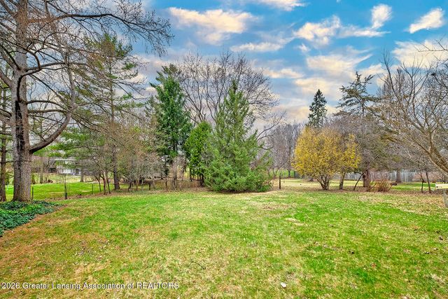 855 Lantern Hill Drive, East Lansing, MI 48823