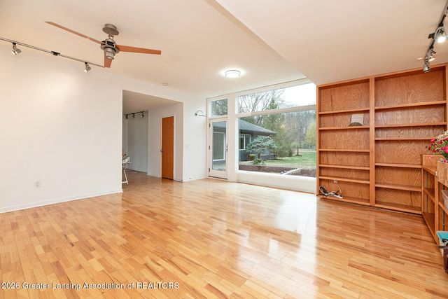 855 Lantern Hill Drive, East Lansing, MI 48823