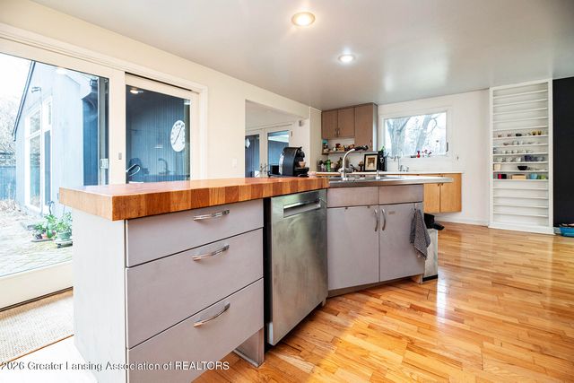 855 Lantern Hill Drive, East Lansing, MI 48823