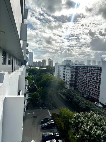 3545 NE 166th St 805, North Miami Beach, FL 33160