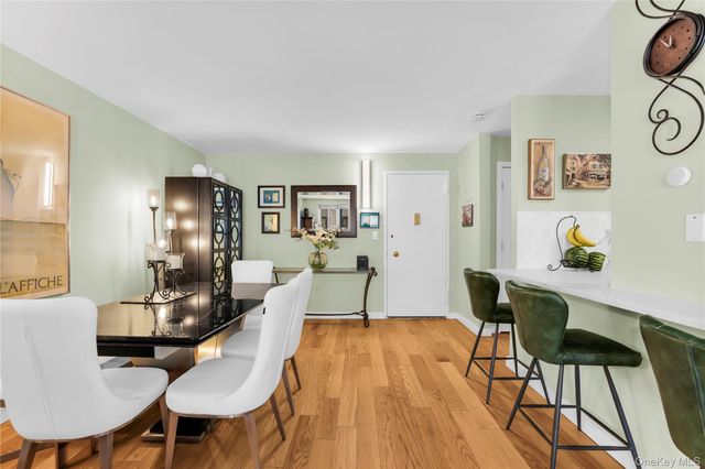 1085 Warburton 210, Yonkers, NY 10701