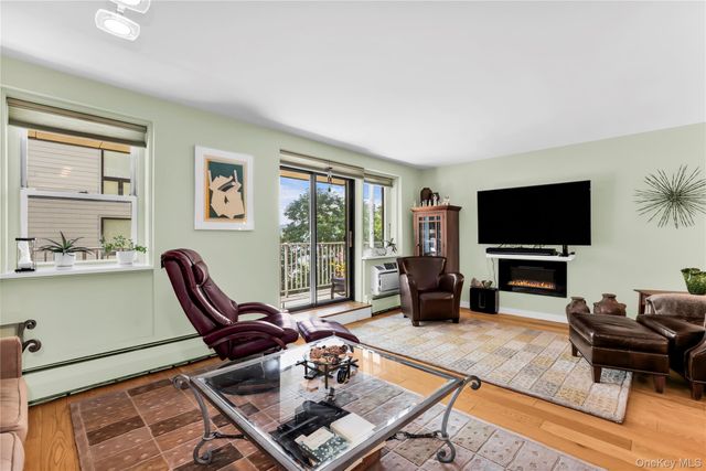 1085 Warburton 210, Yonkers, NY 10701