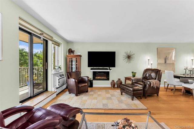 1085 Warburton 210, Yonkers, NY 10701