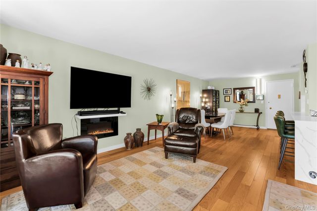 1085 Warburton 210, Yonkers, NY 10701
