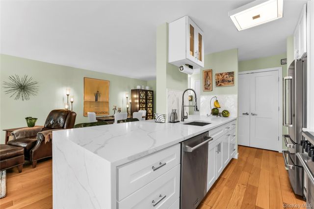 1085 Warburton 210, Yonkers, NY 10701