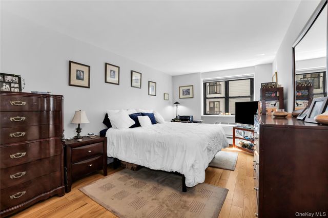 1085 Warburton 210, Yonkers, NY 10701