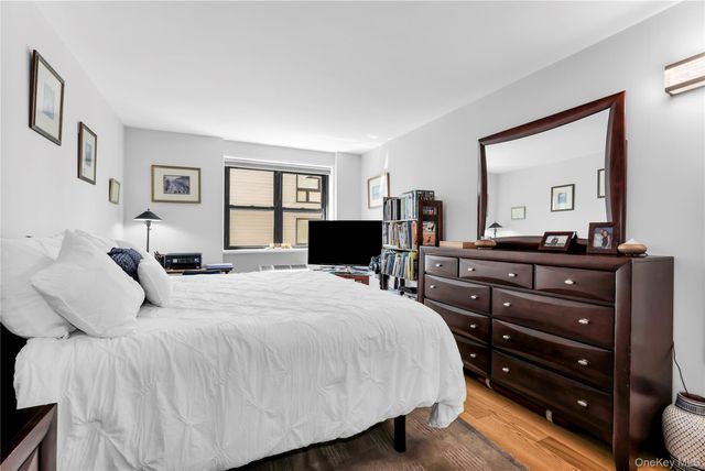 1085 Warburton 210, Yonkers, NY 10701