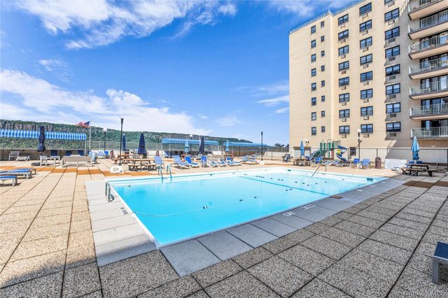 1085 Warburton 210, Yonkers, NY 10701