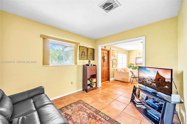 8701 SW 87th Ct, Miami, FL 33173