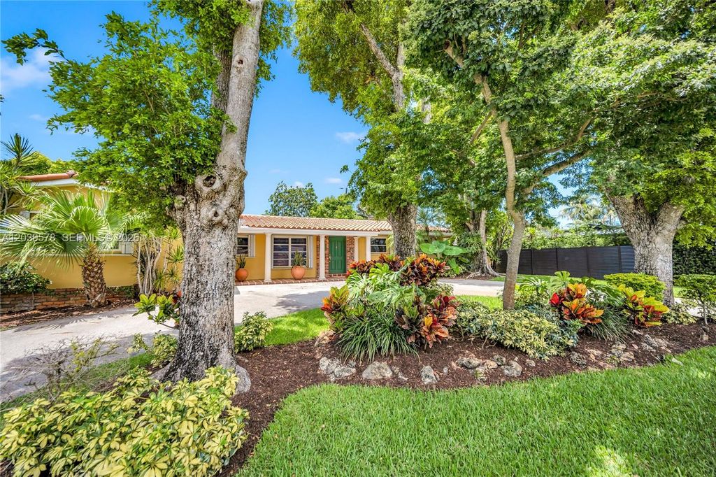 8701 SW 87th Ct, Miami, FL 33173