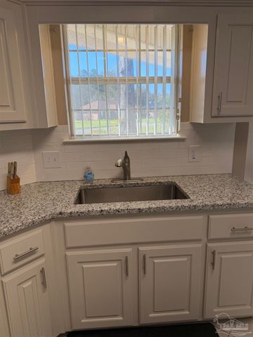 4124 Erika Ct, Pensacola, FL 32526