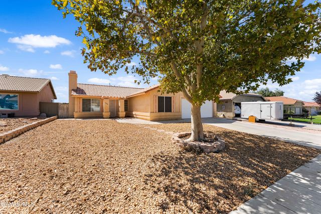 1208 Oakwood Lane, Rosamond, CA 93560
