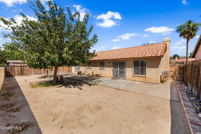 1208 Oakwood Lane, Rosamond, CA 93560