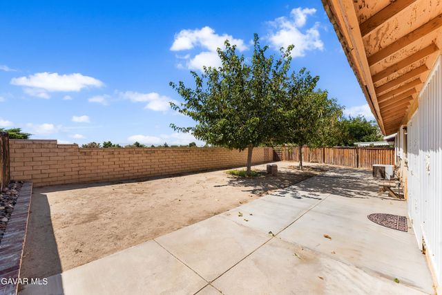 1208 Oakwood Lane, Rosamond, CA 93560