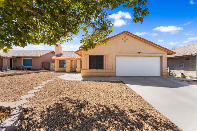 1208 Oakwood Lane, Rosamond, CA 93560