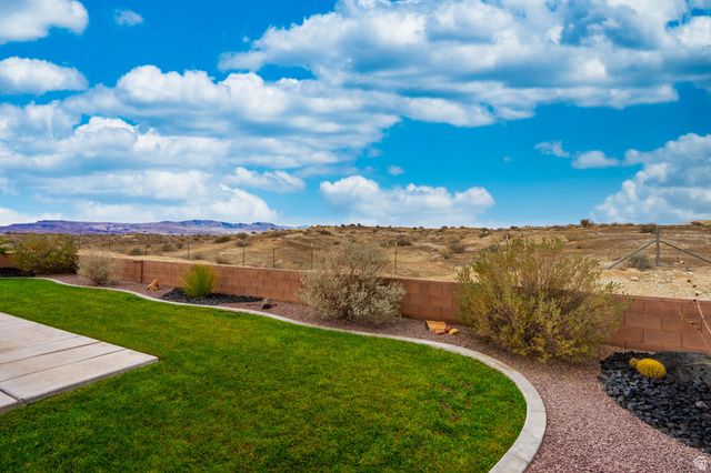 1651 E WOLF HOLE DR, St. George, UT 84790