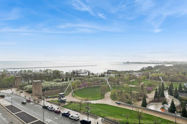 340 E RANDOLPH Street 907, Chicago, IL 60601