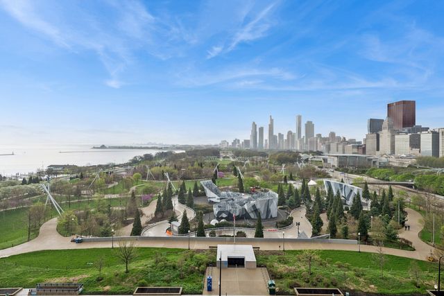 340 E RANDOLPH Street 907, Chicago, IL 60601