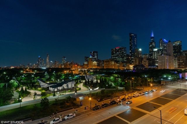 340 E RANDOLPH Street 907, Chicago, IL 60601