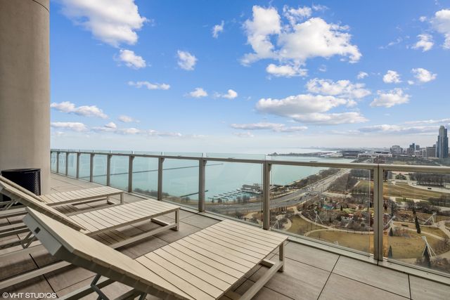 340 E RANDOLPH Street 907, Chicago, IL 60601