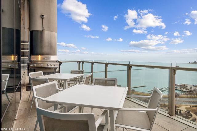 340 E RANDOLPH Street 907, Chicago, IL 60601