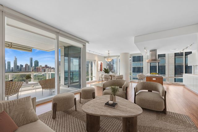 340 E RANDOLPH Street 907, Chicago, IL 60601