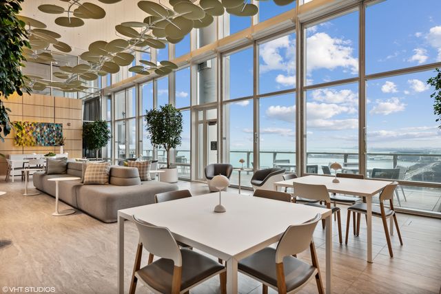 340 E RANDOLPH Street 907, Chicago, IL 60601
