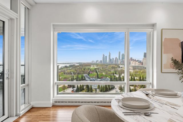 340 E RANDOLPH Street 907, Chicago, IL 60601